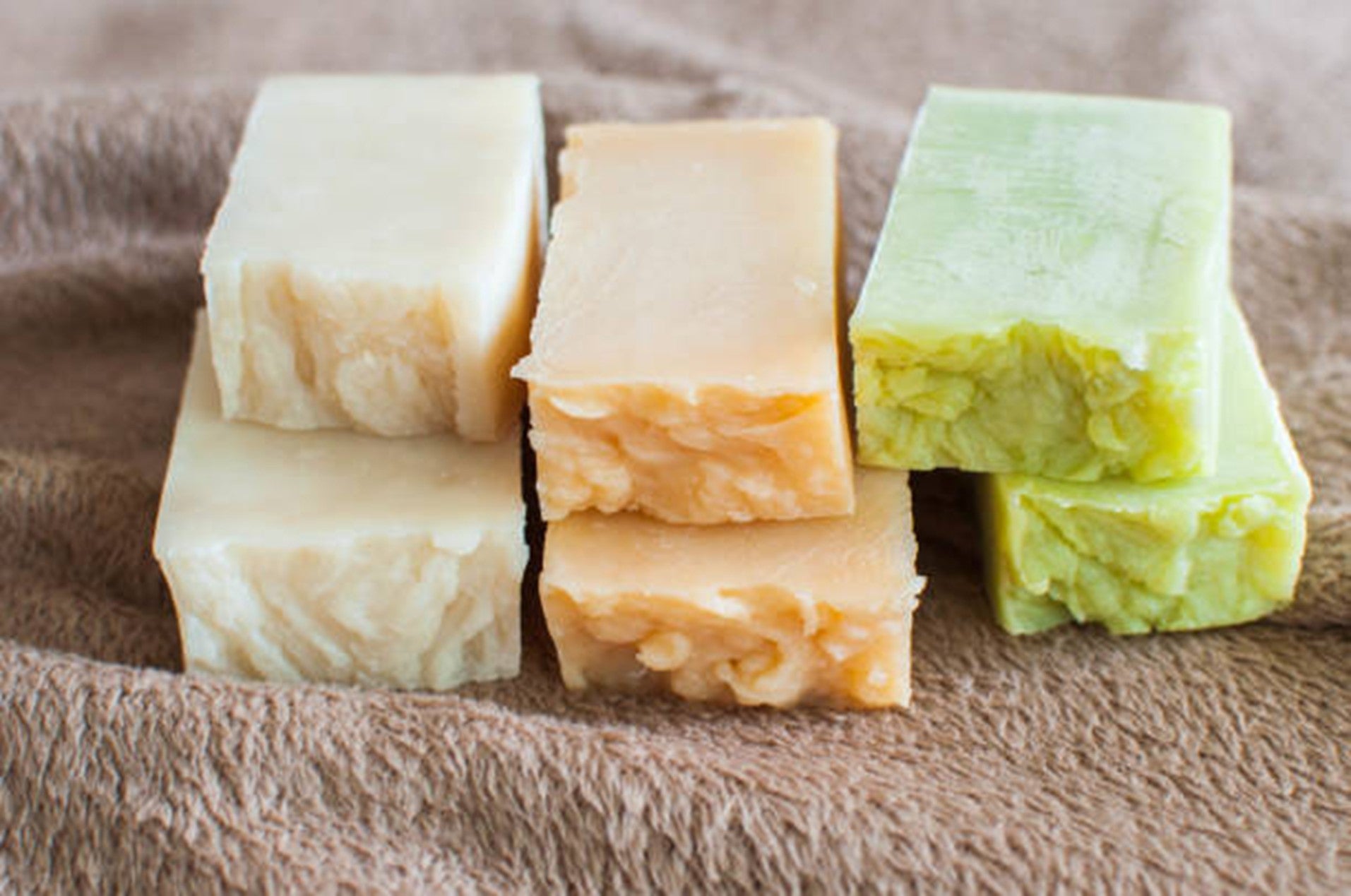 How to Choose a Signature Scent Soap That Does Not Smell Overpowering-Hugs n Bubbles