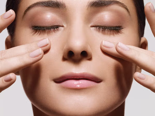 Sea Gold & Rose Bakuchiol Serum for Face, Eyes, Neck by Hugs 'n Bubbles